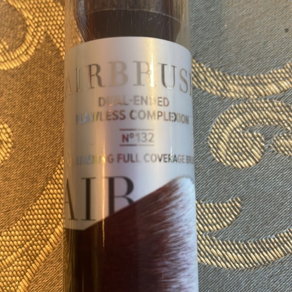 IT Airbrush Dual Ended Flawless Complection Concealer & Foundation Brush#132 - Picture 3 of 8